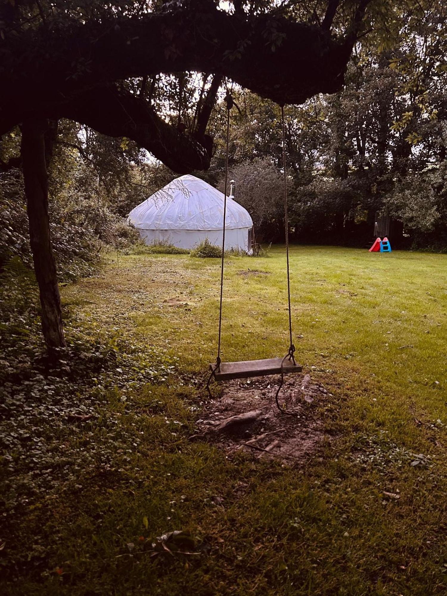 Ceridwen Glamping, Double Decker Bus And Yurts Hotel Llandysul Exterior foto