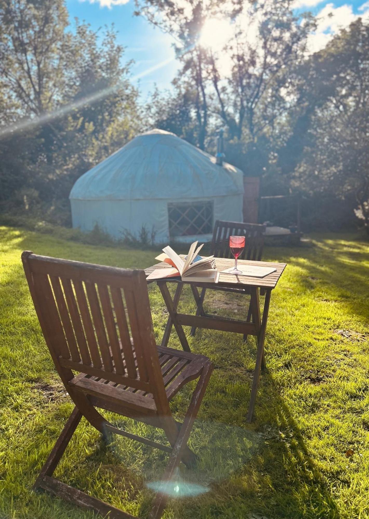 Ceridwen Glamping, Double Decker Bus And Yurts Hotel Llandysul Exterior foto