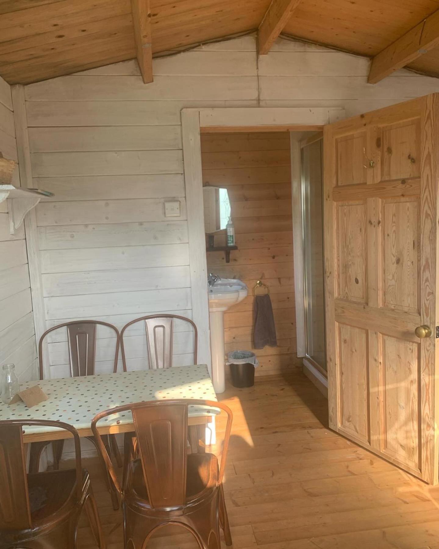 Ceridwen Glamping, Double Decker Bus And Yurts Hotel Llandysul Exterior foto