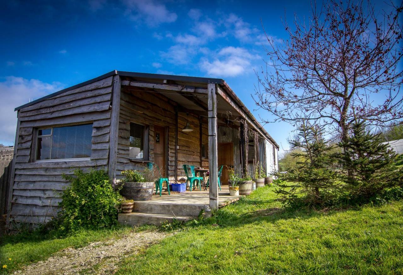 Ceridwen Glamping, Double Decker Bus And Yurts Hotel Llandysul Exterior foto